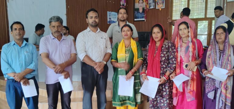 चमोली : जिले में 160 प्रधानों ने लिया शपथ, 449 पंचायतों का नहीं हुआ कोरम पूर्ति