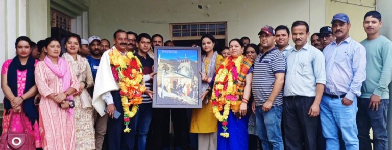 ऊखीमठ : सहायक खंड विकास अधिकारी के स्थानांतरण पर दी भावभीनी विदाई