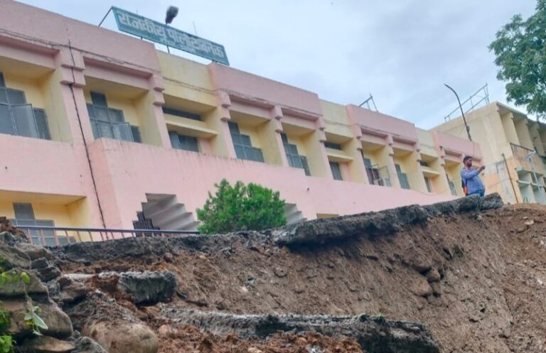 गौचर : भूस्खलन से पॉलिटेक्निक कॉलेज खतरे की जद में