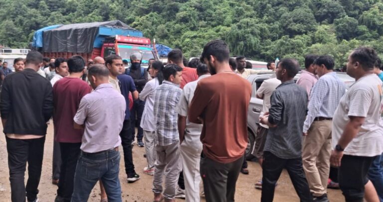 ऊखीमठ : केदारनाथ राष्ट्रीय राजमार्ग नौ घंटे रहा अवरुद्ध, दोपहर बाद आवाजाही शुरू