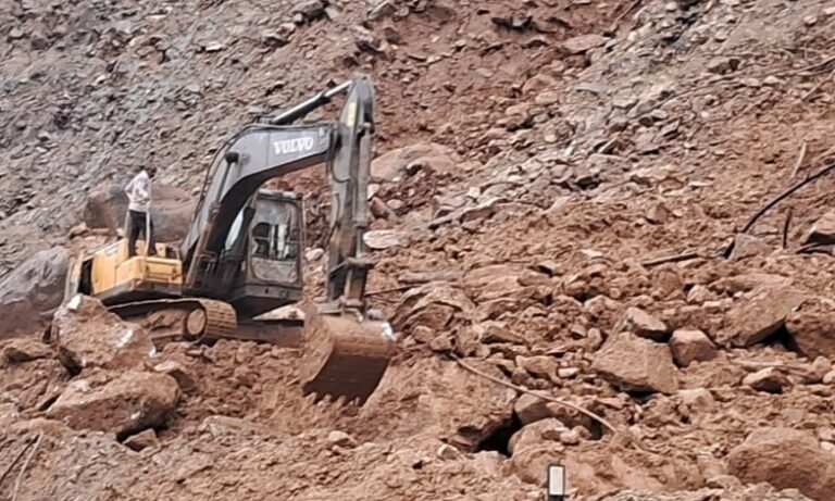 गौचर : बदरीनाथ राष्ट्रीय राजमार्ग पर कमेड़ा भूस्खलन जोन बना नासूर