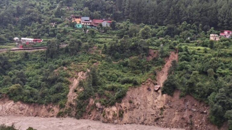 ऊखीमठ : केदारघाटी में लगातार दो दिनों से हो रही भारी बारिश ने आपदा प्रभावितों की उड़ाई नींद