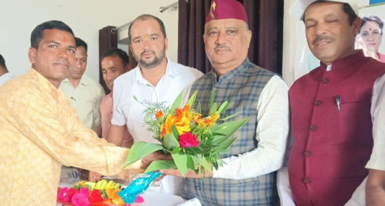 सेवा और समर्पण से ही संगठन की पहचान : विजय कप्रवाण 