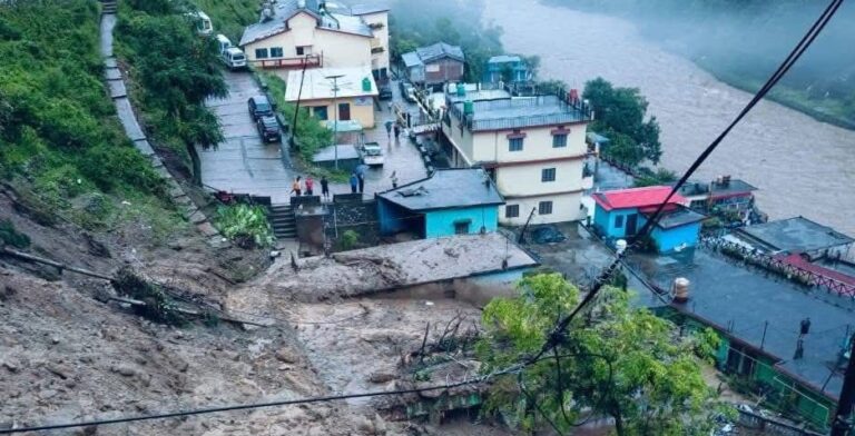 उत्तराखंड : हिमालय के अस्तित्व पर गहराया संकट