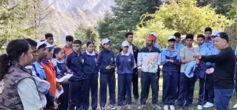 सेवा पखवाड़ा : नन्दा देवी राष्ट्रीय पार्क के सौजन्य से नेचर वाक्,पक्षी अवलोकन कार्यक्रम संपन्न