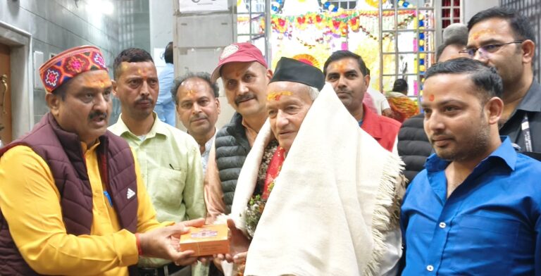 ज्योर्तिमठ : पूर्व राज्यपाल भगत सिंह कोश्यारी के नरसिंह मंदिर पहुंचने पर भव्य स्वागत
