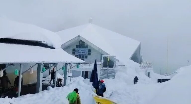 चमोली : हेमकुंड साहिब व लोकपाल के कपाट आज होंगे बंद