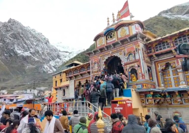 बदरीनाथ : भू-बैकुंठ बदरीनाथ धाम की यात्रा ने पकड़ी रफ्तार, 15 लाख श्रद्धालुओं ने किए दर्शन