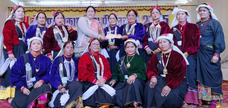 पीपलकोटी : बंड विकास मेले में महिला मंगल दलों ने दी शानदार सांस्कृतिक कार्यक्रमों की प्रस्तुति