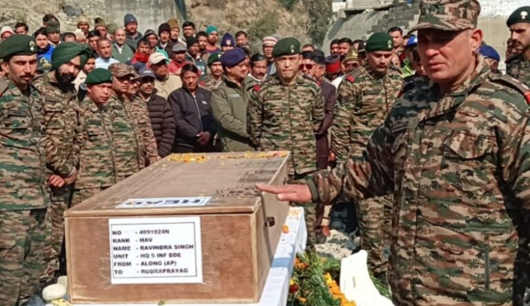 ऊखीमठ : शहीद जवान रविन्द्र सिंह को सैन्य सम्मान के साथ आज दी अंतिम विदाई