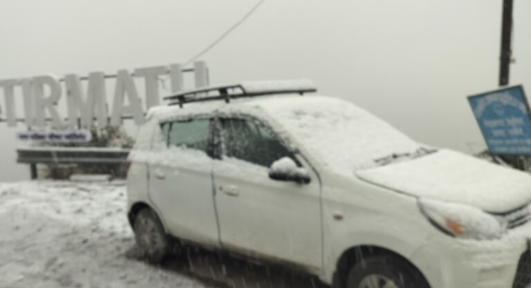 चमोली : बदरीनाथ धाम के साथ जिले के सैकड़ों गांव बर्फ से लकदक