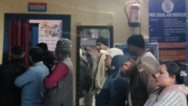 पीपलकोटी : स्कूली छात्रों पर जानलेवा हमला, सरिया से सिर फोड़ा, चौदह टांके लगे!