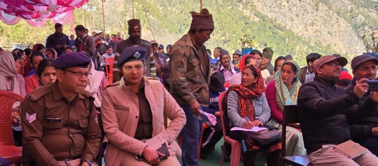 गौचर : कर्णप्रयाग झिरकोटी में जन-जन के द्वार कार्यक्रम में 58 शिकायतें दर्ज, 52 का निस्तारण