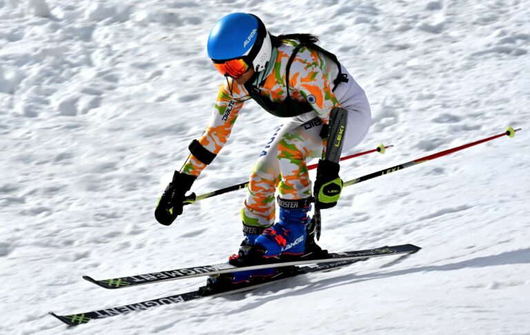 औली : राष्ट्रीय स्कीइंग चैंपियनशिप का पर्यटन मंत्री सतपाल महाराज ने किया शुभारंभ