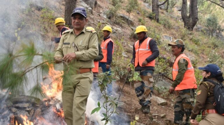 ज्योर्तिमठ : फायर सीजन तैयारियों को लेकर वन विभाग ने किया मॉक ड्रिल