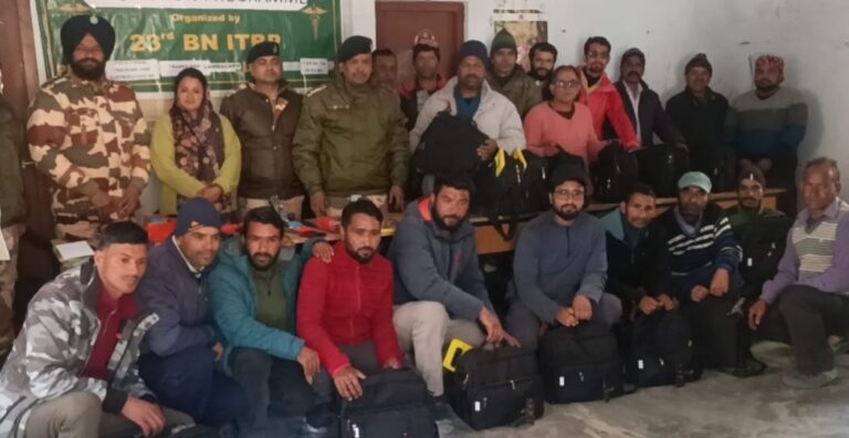 चमोली : आईटीबीपी ने स्थानीय युवाओं को दिया कौशल प्रशिक्षण