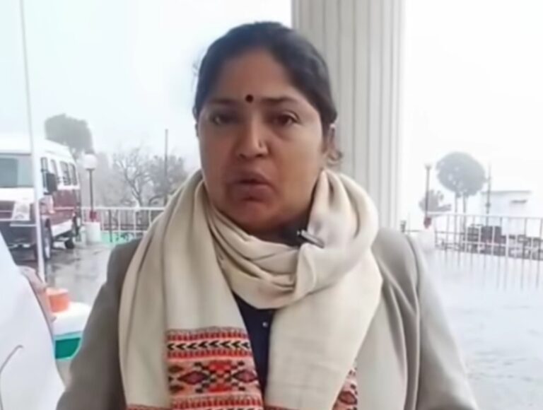 बड़ी खबर : देवप्रयाग शराब ठेके पर घमासान : जिला पंचायत सदस्य पुष्पा रावत का इस्तीफे का अल्टीमेटम