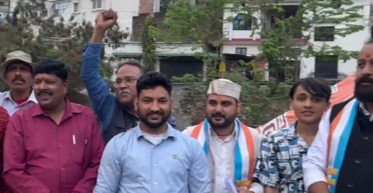 देहरादून : सरकारी नौकरी छोड़ गैरसैंण की लड़ाई में कूदे CA वरुण चंदोला, अनशन के 14वें दिन सरकार पर तीखा हमला