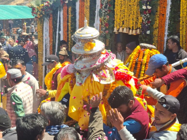 ऊखीमठ : तुंगनाथ धाम के कपाट खुले, आस्था से सराबोर हुआ पहाड़