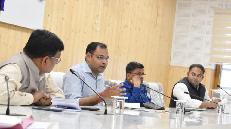 चमोली : 23 मई से हेमकुंड साहिब यात्रा, पर्यावरण मानकों पर सख्ती, बेहतर व्यवस्थाओं के निर्देश