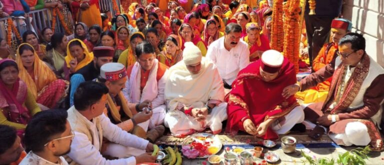 बदरीनाथ धाम : गद्दी-डोली पांडुकेश्वर रवाना, 23 अप्रैल को खुलेंगे कपाट