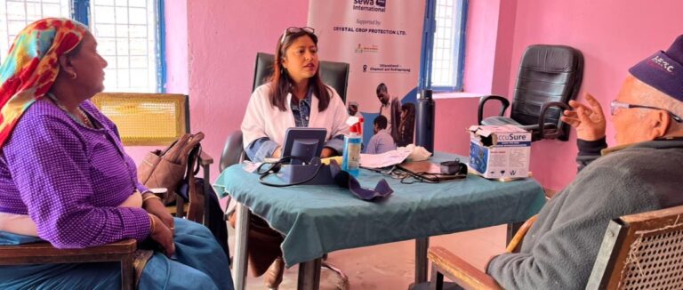 ऊखीमठ : 150 ग्रामीणों का स्वास्थ्य परीक्षण, बालिकाओं को साइबर सुरक्षा का पाठ