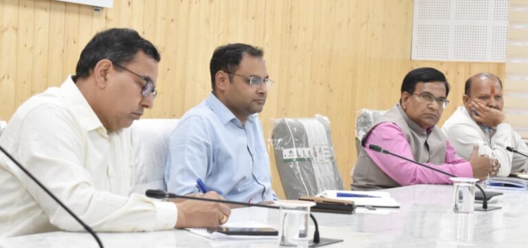 चमोली : केंद्रीय गृह सचिव की प्रस्तावित यात्रा से पहले रुद्रनाथ ट्रैक दुरुस्त करने के निर्देश