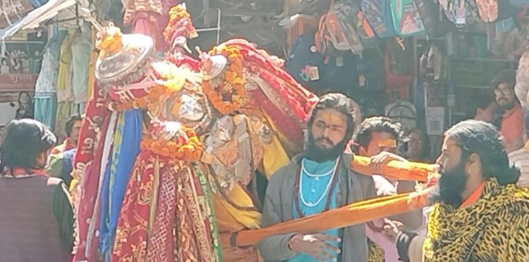 चमोली : पुष्पवर्षा और जयकारों से गूंजा गोपेश्वर, माता अनसूया की देवरा यात्रा से भक्तिमय हुआ नगर