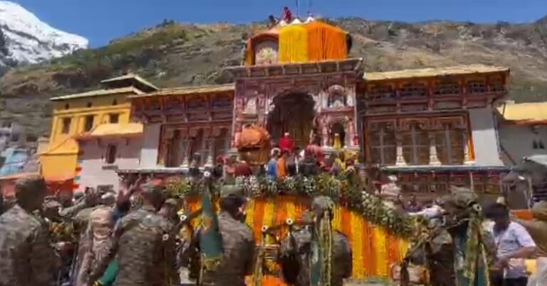 बदरीनाथ : बदरीनाथ धाम के कपाट खुलने को तैयार, अंतिम चरण में तैयारियां