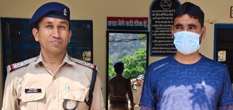 चमोली : कर्णप्रयाग पुलिस की बड़ी कार्रवाई, वारंटी घोलतीर से पकड़ा