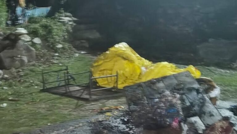 गोपेश्वर : बमियाला में टेंट में आग, रातभर मची अफरा-तफरी