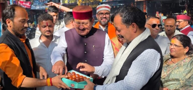 ऊखीमठ : भाजपा की जीत पर रुद्रप्रयाग में जश्न, केदारनाथ धाम में विशेष पूजा-अर्चना