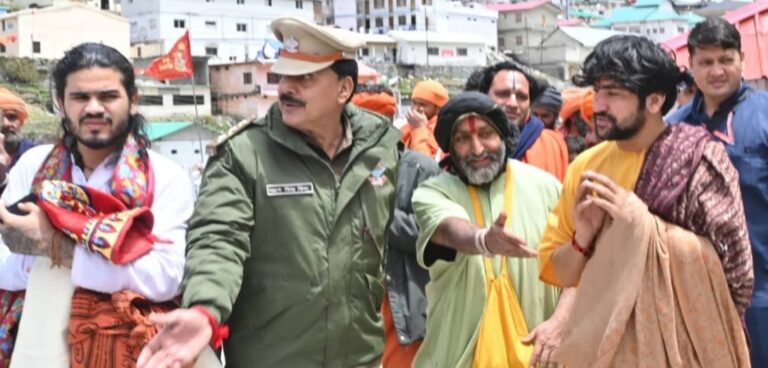 चमोली : बदरीनाथ में साधना में लीन बागेश्वर धाम सरकार, 26 से सुनाएंगे दिव्य कथा