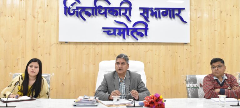 चमोली : सरकारी दफ्तरों में संस्कृत में भी लगेंगी नाम पट्टिकाएं