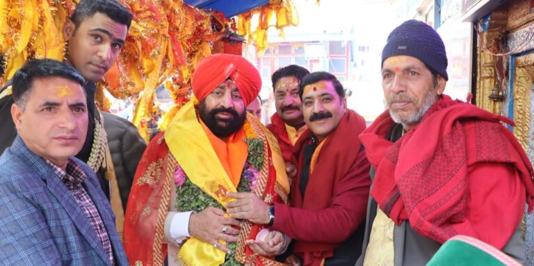 चमोली : बदरीनाथ धाम पहुंचे राज्यपाल, मास्टर प्लान कार्यों का लिया जायजा