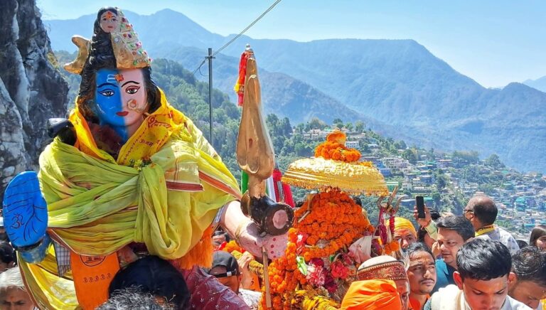 गोपेश्वर : भगवान रुद्रनाथ की डोली रवाना, कल खुलेंगे चतुर्थ केदार के कपाट