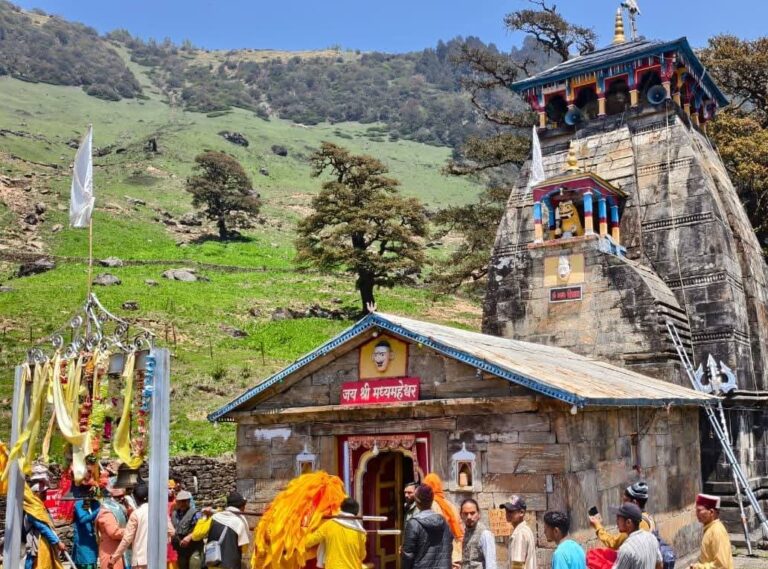 ऊखीमठ : मदमहेश्वर धाम के कपाट खुले, 1135 श्रद्धालु बने साक्षी, गूंजे “हर हर महादेव” के जयकारे