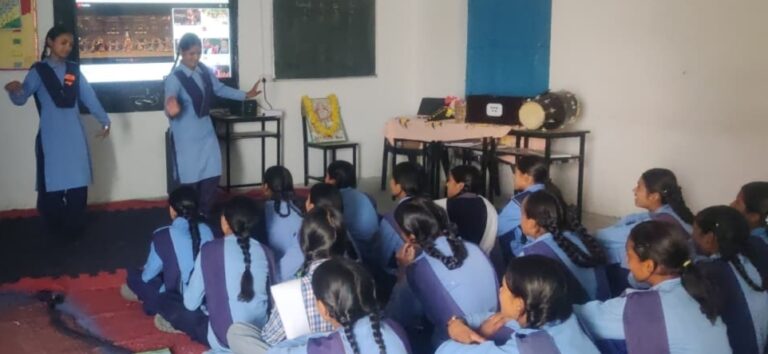 चमोली : जीजीआईसी पोखरी में समर कैंप, छात्राओं ने सीखे संवाद और व्यवहारिक कौशल