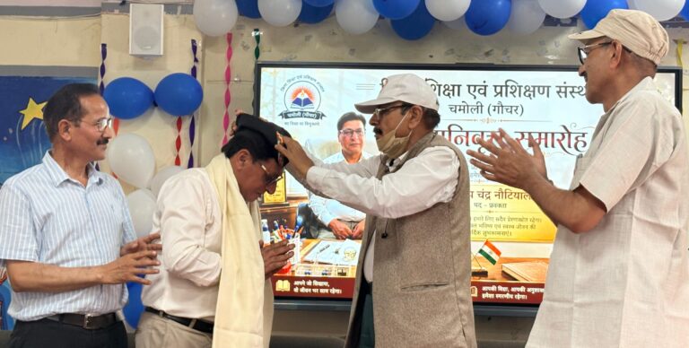गौचर : 36 वर्ष की सेवा के बाद सेवानिवृत्त हुए प्रदीप चंद्र नौटियाल, दी गई भावभीनी विदाई