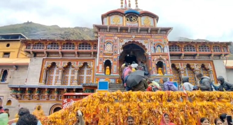 चमोली : गैस-तेल संकट पर भारी पड़ी श्रद्धालुओं की आस्था, बदरीनाथ धाम में 10.85 लाख श्रद्धालुओं ने किए दर्शन