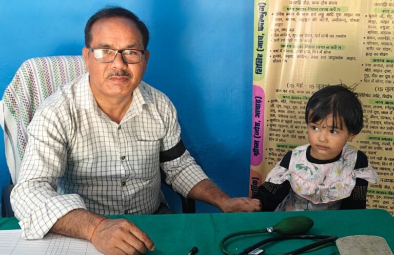 गौचर : काली पट्टी बांध आयुर्वेदिक चिकित्सकों का विरोध जारी, 15 जून से हड़ताल की चेतावनी