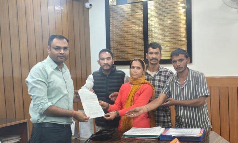 चमोली : ह्यूंणा – पोखनी मोटर पुल की डीपीआर में देरी पर ग्रामीणों का आक्रोश, चुनाव बहिष्कार की चेतावनी