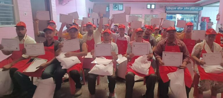चमोली : गौचर में खाद्य कारोबारियों को दिया फूड सेफ्टी और स्वच्छता का प्रशिक्षण
