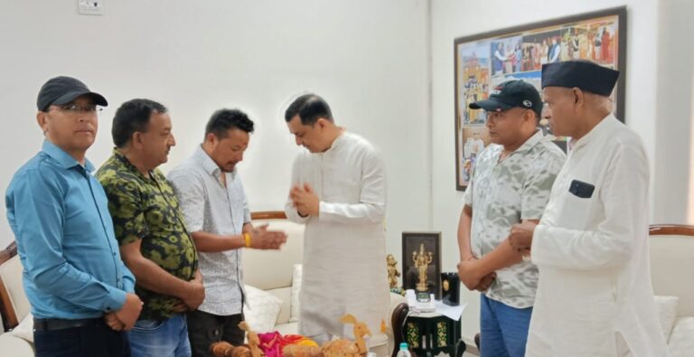 चमोली : क्षेत्रीय विकास के मुद्दों को लेकर सांसद अनिल बलूनी से मिले प्रतिनिधिमंडल, वाइब्रेंट विलेज, सड़क और स्वास्थ्य सुविधाओं पर हुई चर्चा
