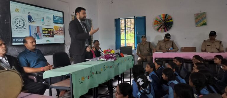 चमोली : पोखरी में छात्राओं को दी विधिक साक्षरता और साइबर सुरक्षा की जानकारी, विद्यालय परिसर में हुआ वृक्षारोपण