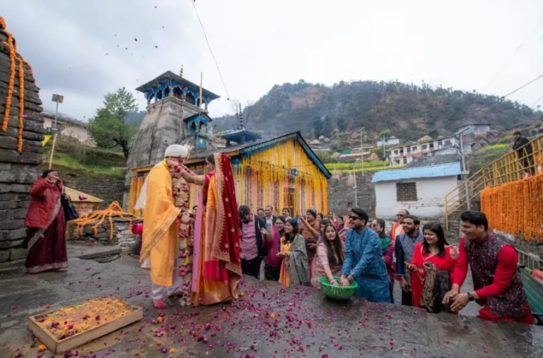ऊखीमठ : त्रियुगीनारायण में उमड़ा आस्था का जनसैलाब, 2.32 लाख श्रद्धालुओं ने किए दर्शन