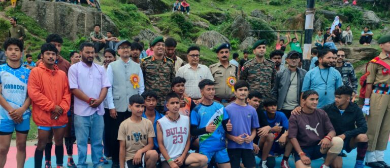 चमोली : राष्ट्रीय खेल दिवस पर युवाओं ने दिखाई खेल प्रतिभा, कबड्डी में वारियर ज्योर्तिमठ बनी विजेता