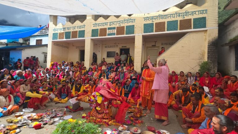 ऊखीमठ : त्रियुगीनारायण से भावुक विदाई, गौरीकुंड में पुष्पवर्षा से हुआ मां कालीमाई का अभिनंदन