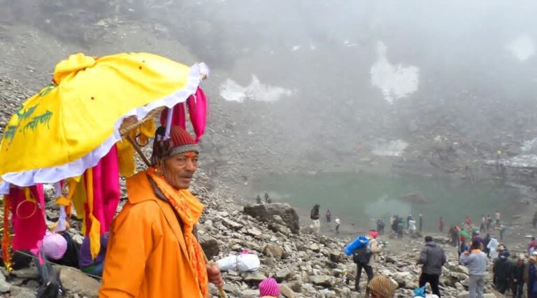 चमोली : 12 साल बाद शिला समुद्र पहुंची मां नंदा की बड़ी जात