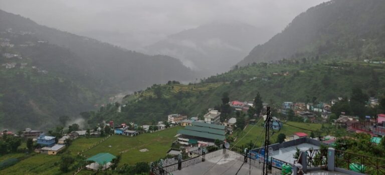 ऊखीमठ : केदारघाटी में 24 घंटे से मूसलाधार बारिश, जनजीवन प्रभावित; काश्तकारों की बढ़ी चिंता